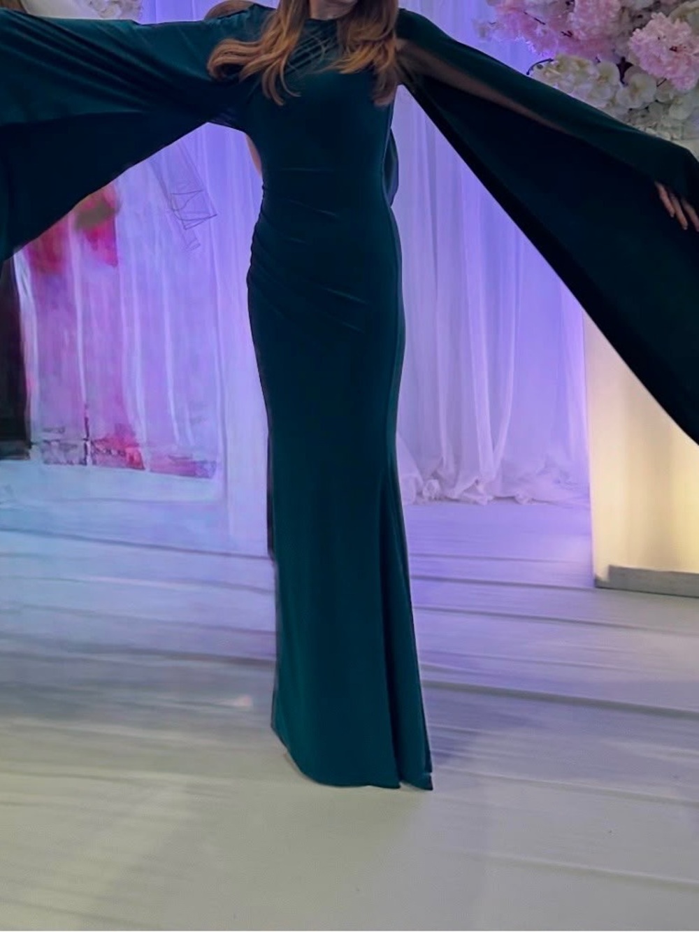 Elegant Cape Gown - Deep Green - Picture 3 of 3